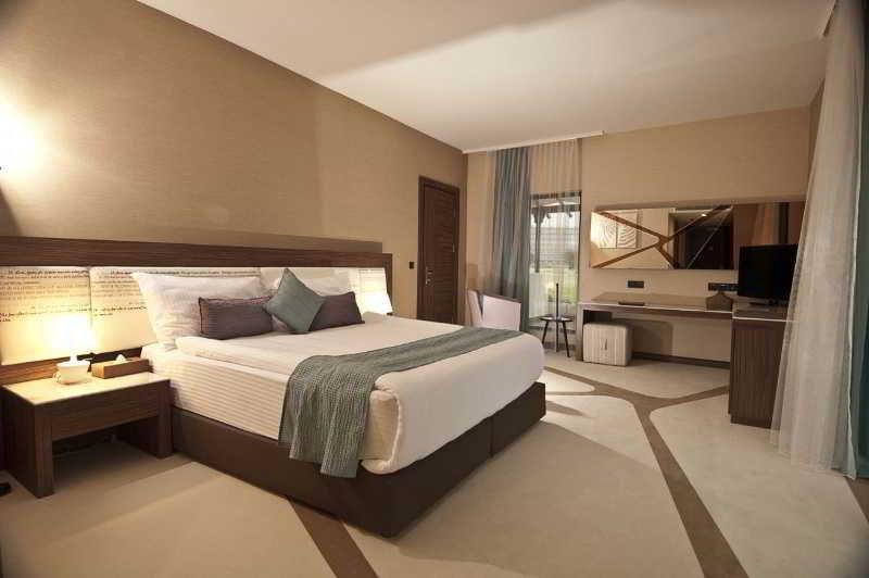 Noah'S Ark Deluxe Hotel Vokolidha ภายนอก รูปภาพ